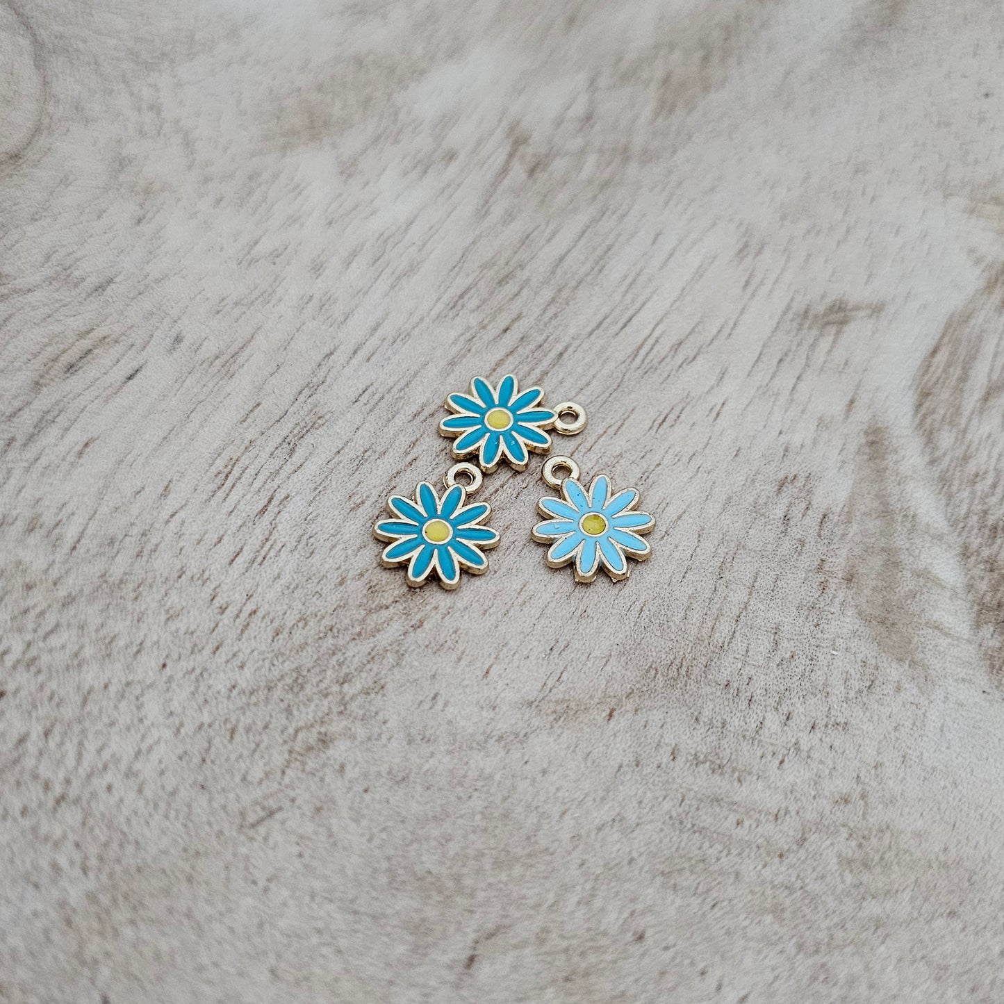 Mini Daisy Charm